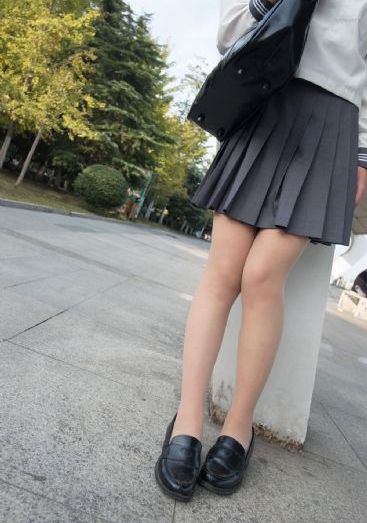 图书馆里的女友