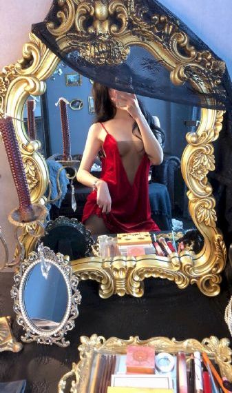 年轻的妈妈朋友
