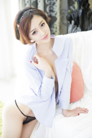 脱衣女郎