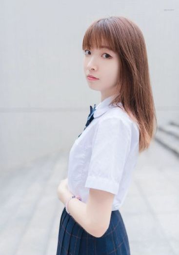 两腿之间