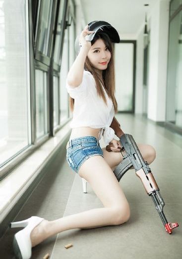 女同学3