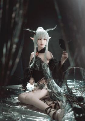 白丝小舞在我腿上呻吟jk小说